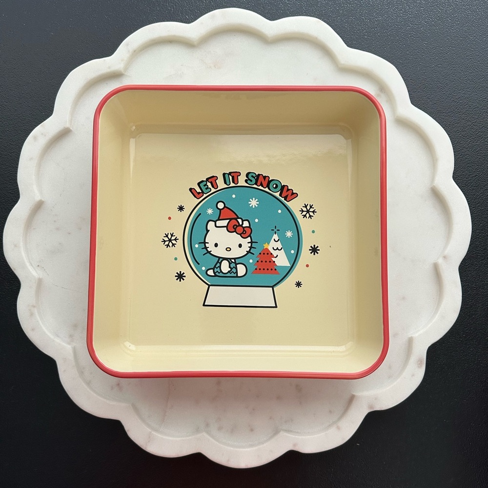 Hello Kitty Square Let It Snow Ceramic Bakeware